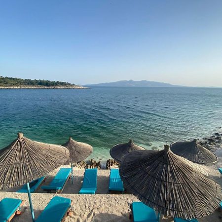 Sea Breeze Villa Sarandë エクステリア 写真