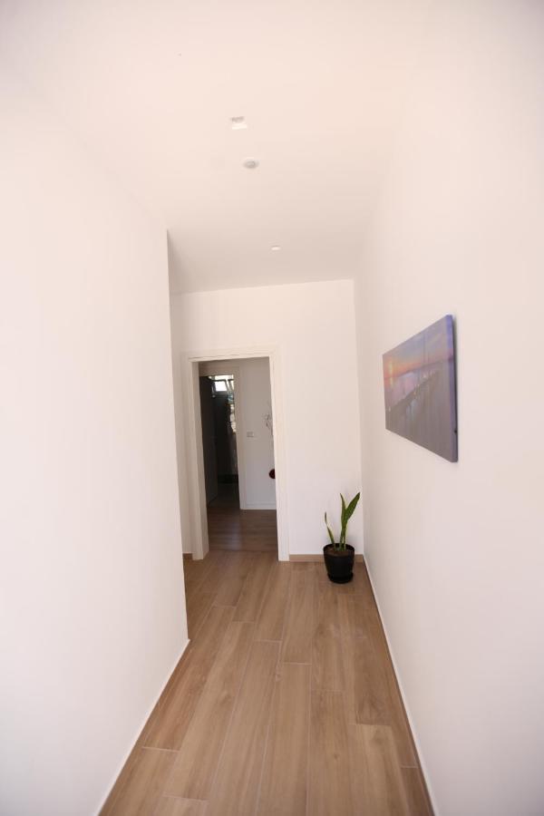 Sea Breeze Villa Sarandë エクステリア 写真