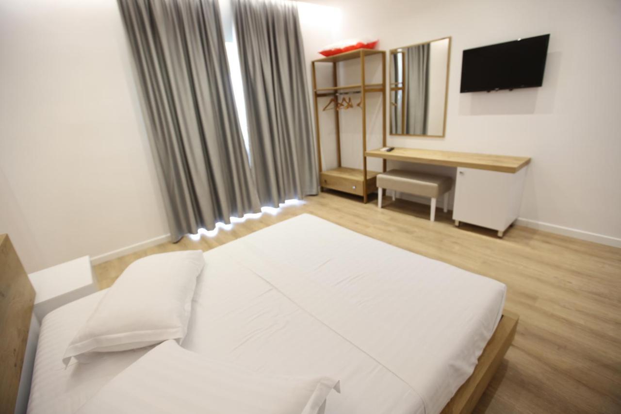 Sea Breeze Villa Sarandë エクステリア 写真