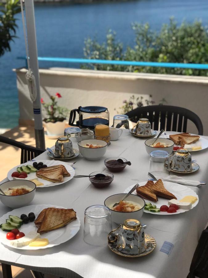 Sea Breeze Villa Sarandë エクステリア 写真