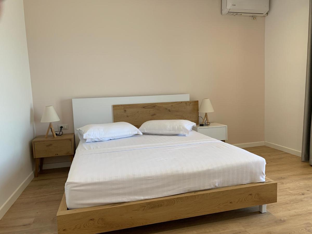 Sea Breeze Villa Sarandë エクステリア 写真