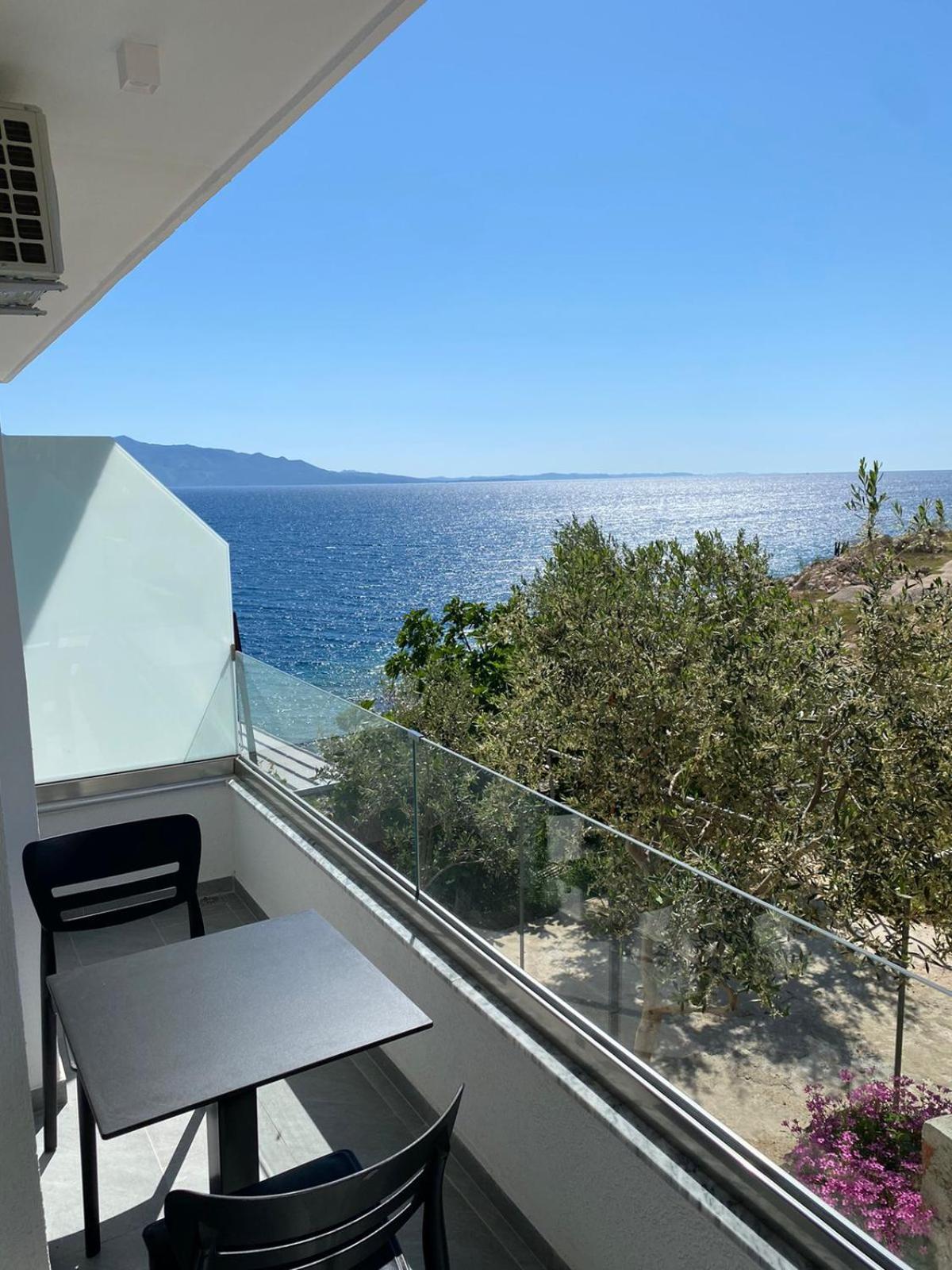 Sea Breeze Villa Sarandë エクステリア 写真